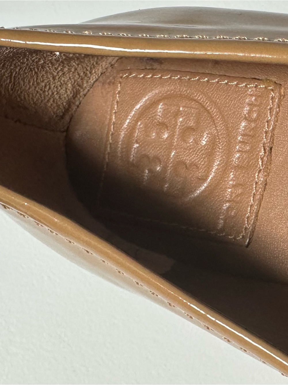 Tory Burch Two-Tone Tan and Black Leather Ballet Flats with Gold Accent - Picture 8 of 10